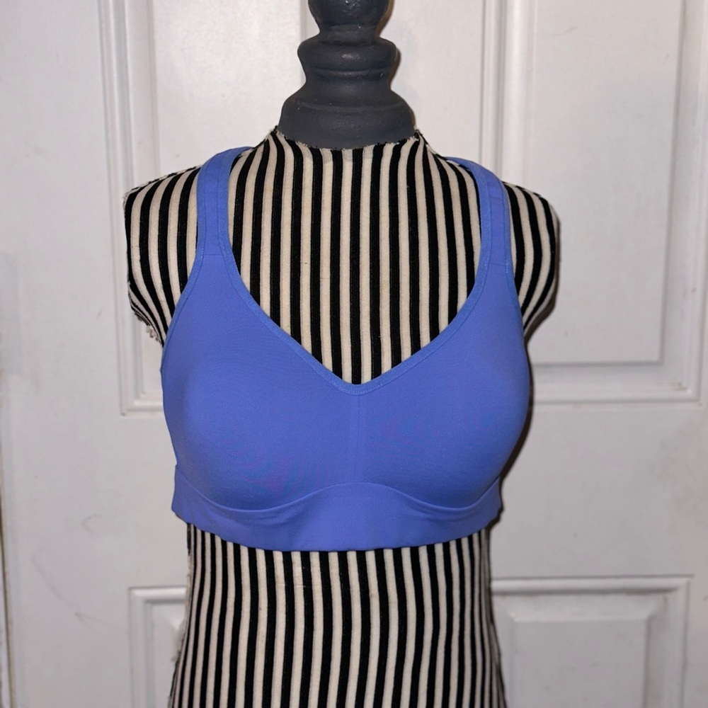 Lululemon sport bra size 8